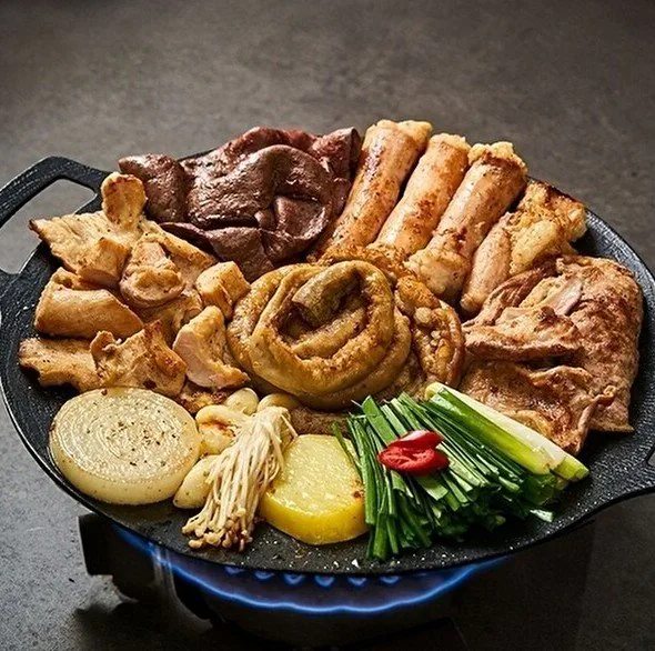 [지마켓] 소곱창 소대창 골라담기+소스 10팩 (38,890원) (무료)