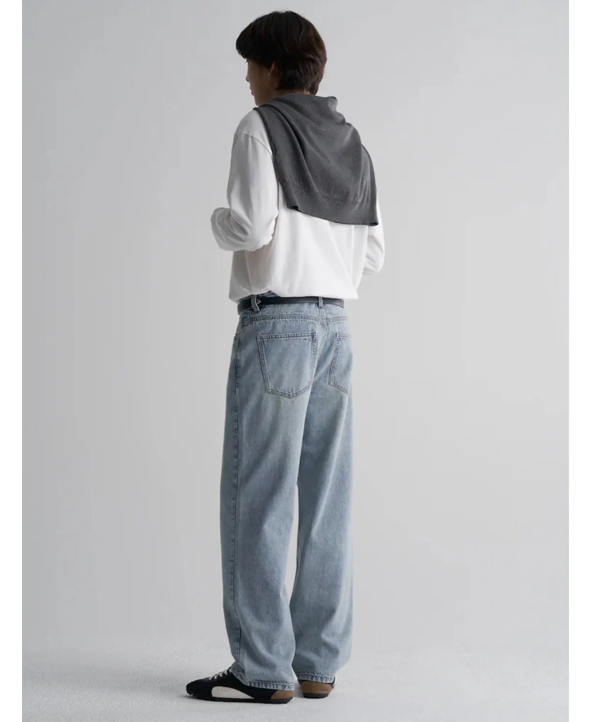 IMG_2146.jpeg [4910] Essential Semi-Wide Fit Quần denim (10.430 KRW) (Miễn phí)