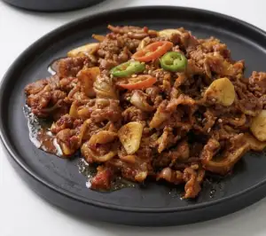 냉동 매콤 오돌뼈 300g x 2개+ 닭갈비 300g x 1개